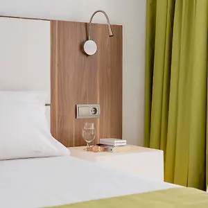 https://hotel-hi-cala-blanca.balearic-islands.net